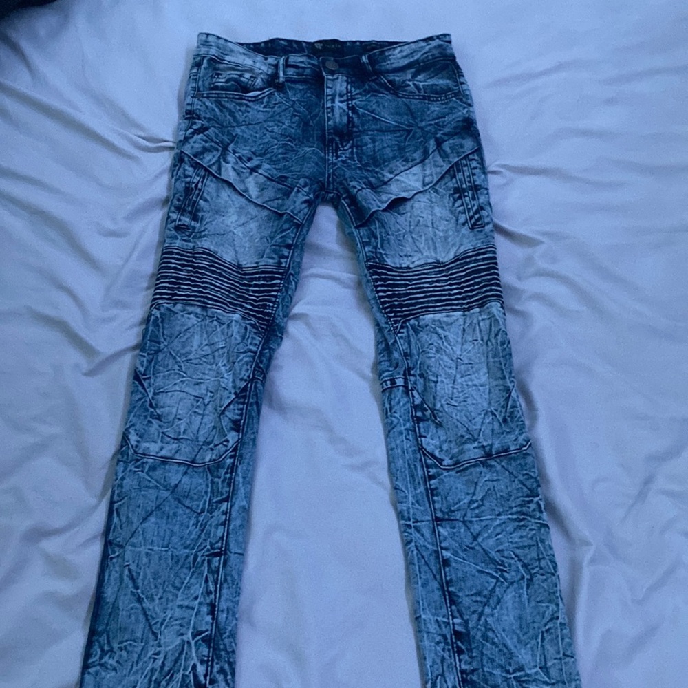 Worn Once. Weimea Jeans. Fits up to 32 waist and down to 28 waist.